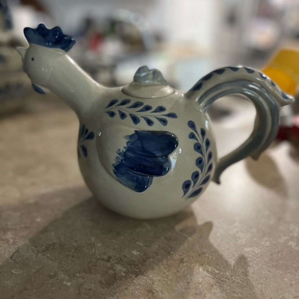 Cracker Barrel Blue and Cream Ceramic Rooster Teapot